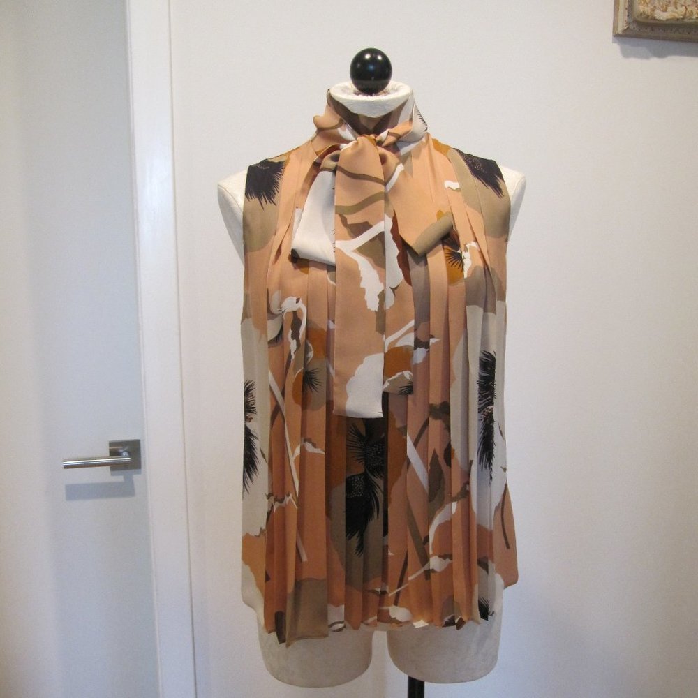 GUCCI Flawless Tan and Black Blouse Sz 38
